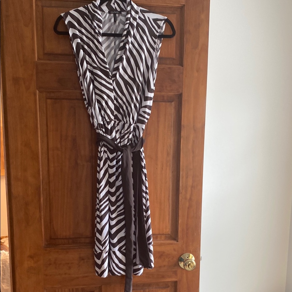 Daisy Fuentes Black and White Sheath Midi Dress